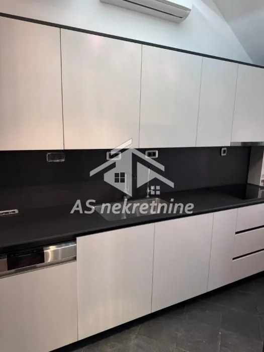 Izdavanje, stan, 220m², Savski Venac, Beograd