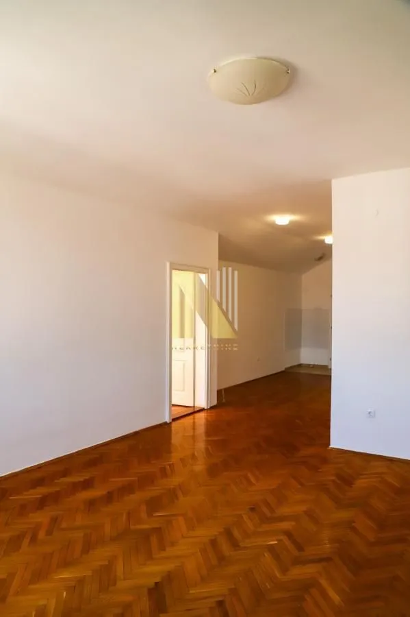 Prodaja, dvosoban stan, 59m², Centar, Novi Sad