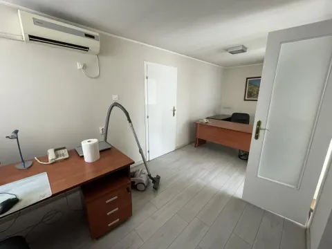 Rent, office space, 120m², Banatić, Novi Sad Sve Podlokacije - image 22