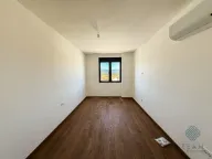 Prodaja, trosoban stan, 127m², Tološka šuma, Podgorica - image 4