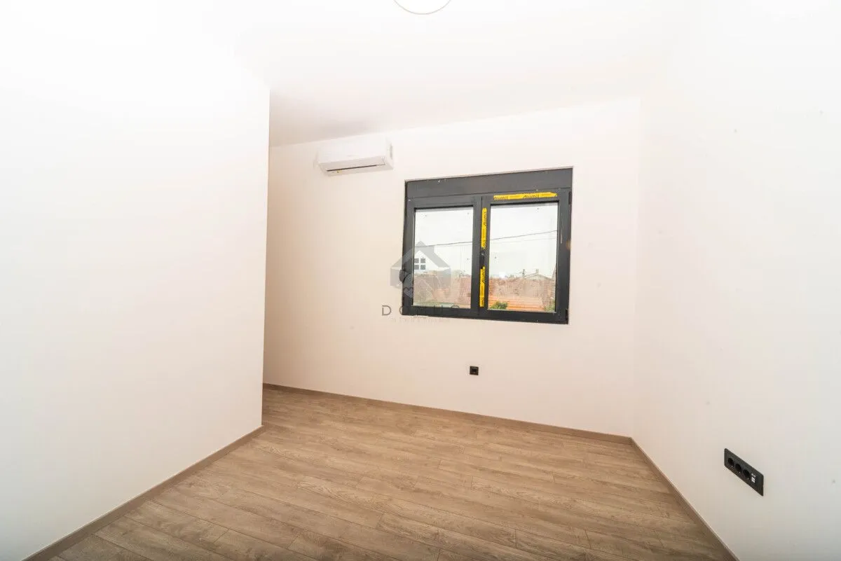 Prodaja, kuća, 202m², Tološi, Podgorica