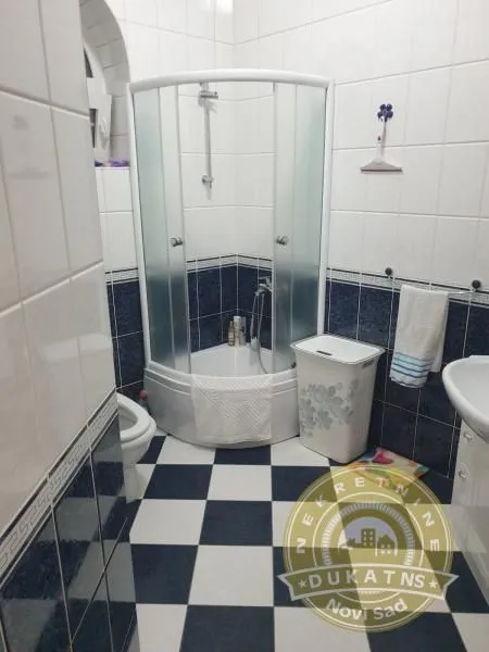 Prodaja, kuća, 420m², Kać, Novi Sad Sve Podlokacije