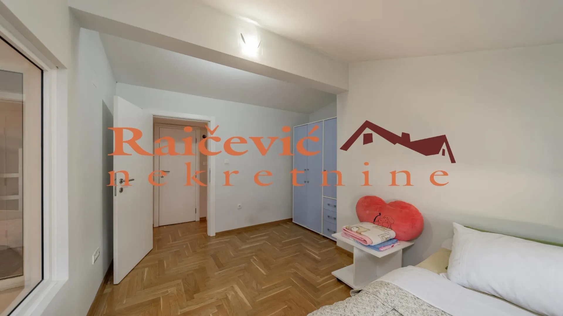 Prodaja, trosoban stan, 84m², Zemun Gornji Grad, Zemun Sve Podlokacije