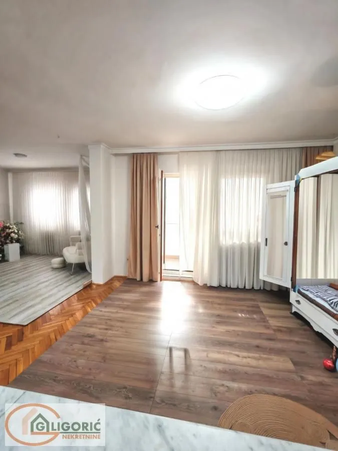 Prodaja, trosoban stan, 101m², Bogoslovija, Palilula Sve Podlokacije