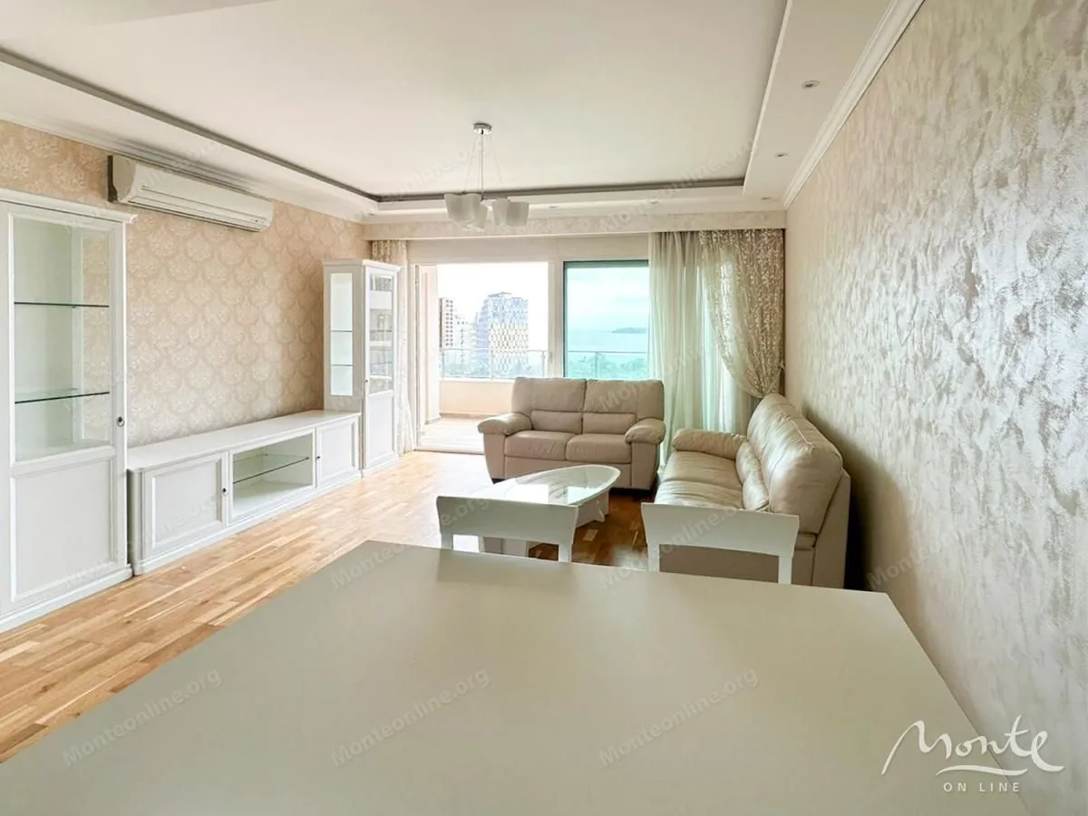 Sale, three bedroom apartment, 115m², Bečići, Budva