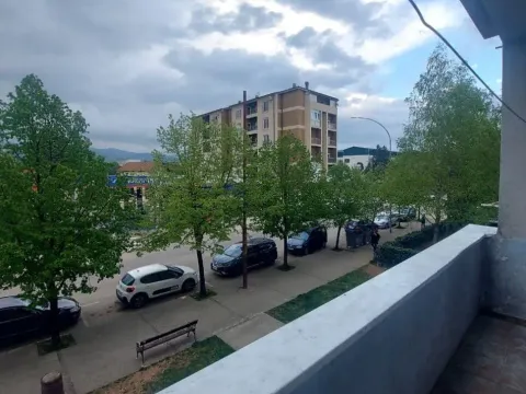 Izdavanje, jednosoban stan, 49m², Centar, Nikšić - image 13