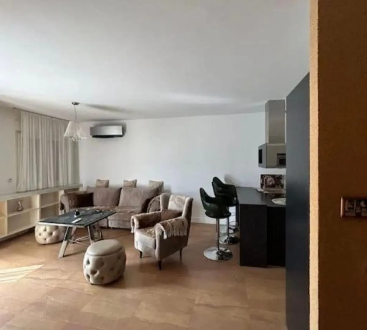 Izdavanje, jednosoban stan, 64m², City Kvart, Podgorica
