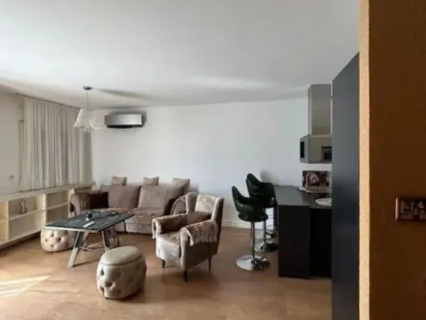 Izdavanje, jednosoban stan, 64m², City Kvart, Podgorica - image 1