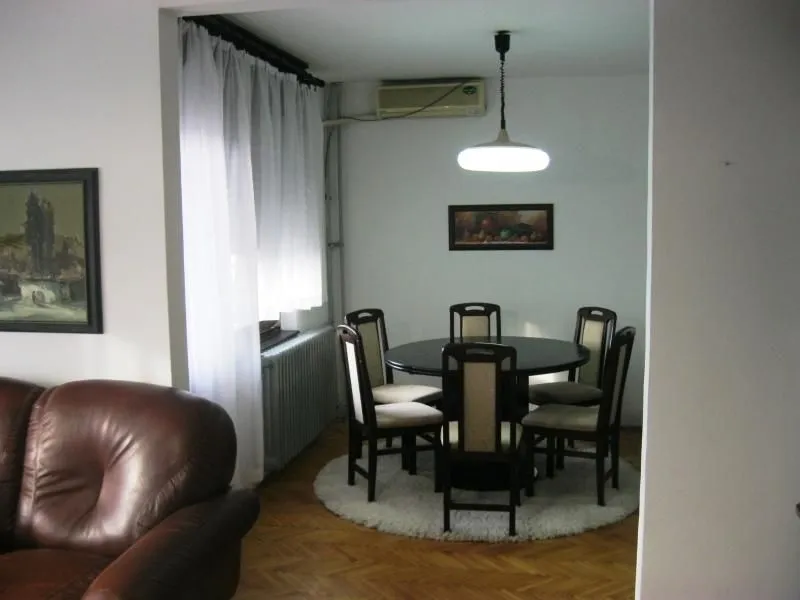 Izdavanje, četvorosoban stan, 96m², Centar, Niš