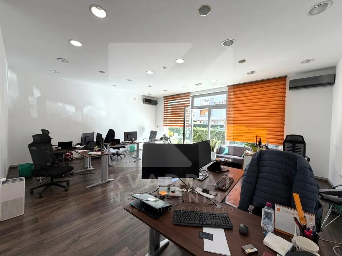 Rent, office space, 103m², City Kvart, Podgorica