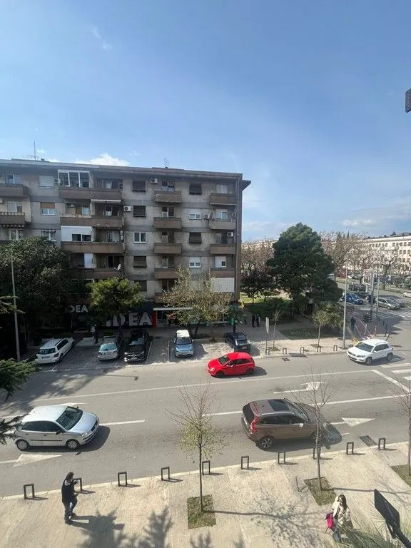 Rent, four bedroom apartment, 100m², Preko Morače, Podgorica