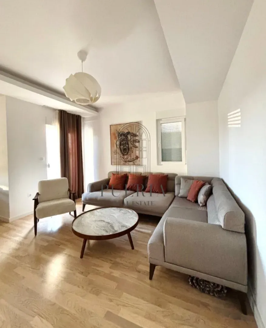 Prodaja, dvosoban stan, 67m², Centar, Podgorica