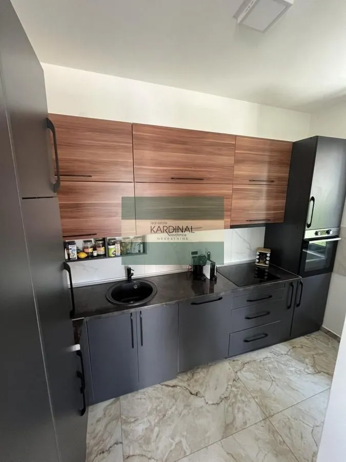 Prodaja, stan, 150m², Sremska Kamenica, Petrovaradin