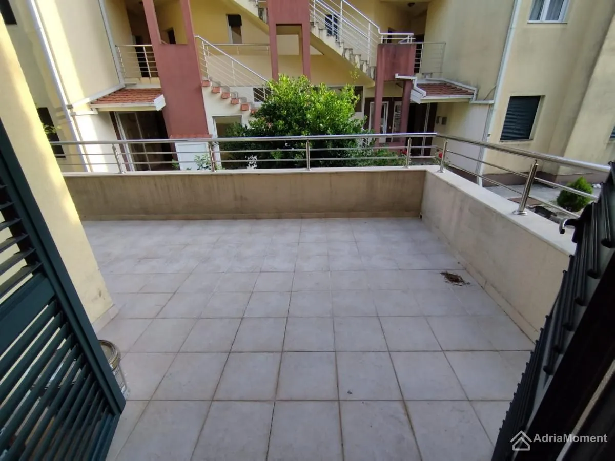Sale, two bedroom apartment, 74m², Đenovići, Herceg Novi
