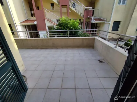 Sale, two bedroom apartment, 74m², Đenovići, Herceg Novi
