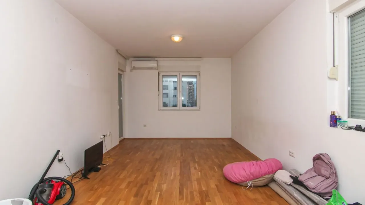 Izdavanje, stan, 50m², Stari Aerodrom, Podgorica