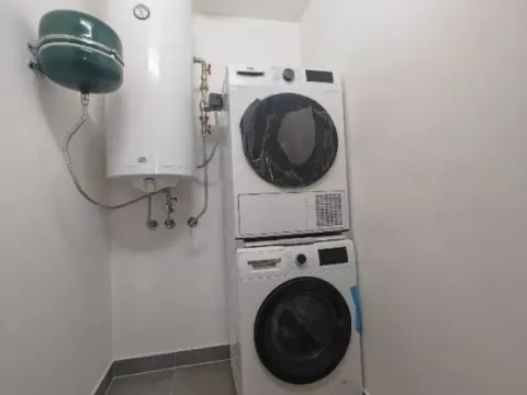 Izdavanje, četvorosoban stan, 120m², Savski Venac, Beograd - image 18