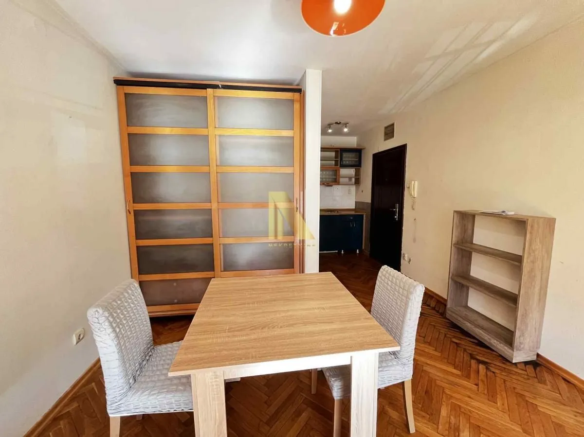 Izdavanje, garsonjera, 29m², Grbavica, Novi Sad Sve Podlokacije