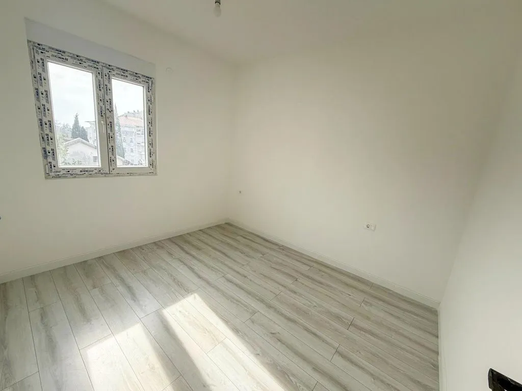 Prodaja, trosoban stan, 53m², Gorica C, Podgorica