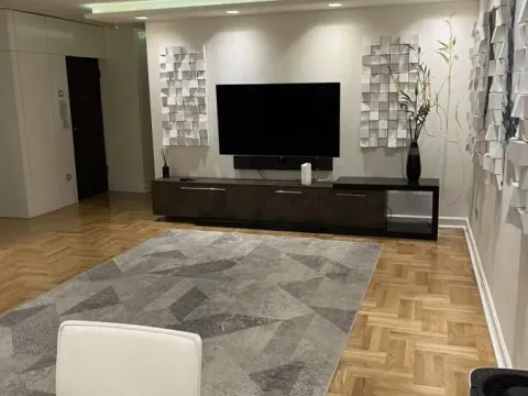 Izdavanje, stan, 180m², Stari Grad, Beograd - image 3