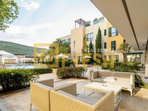 Sale, one bedroom apartment, 90m², Herceg Novi, Crna Gora - image 14