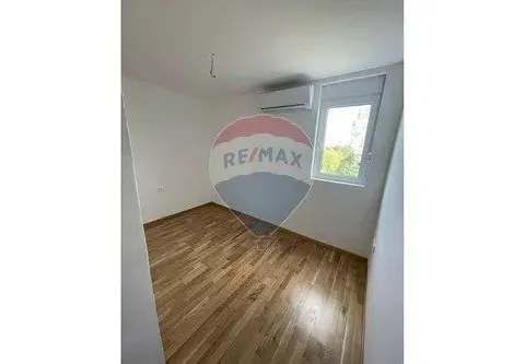 Prodaja, trosoban stan, 93m², Blok 9, Podgorica - image 5