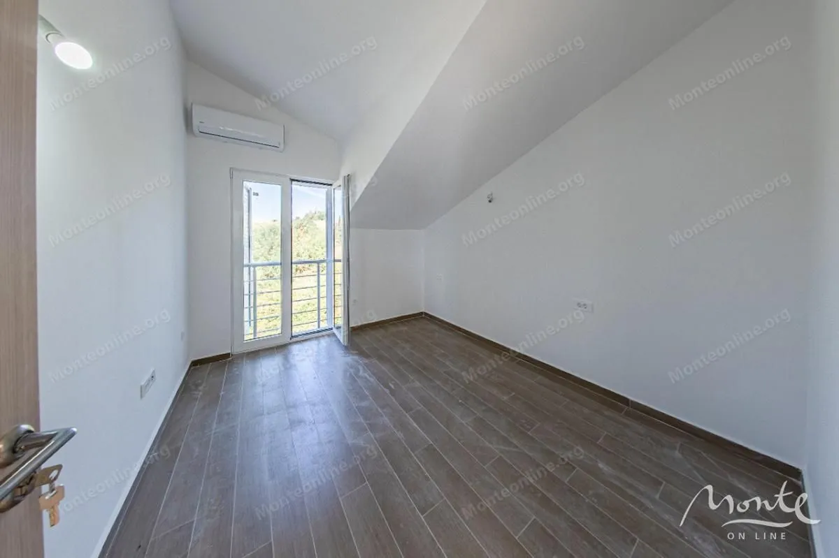 Prodaja, dvosoban stan, 74m², Đenovići, Herceg Novi