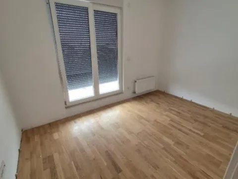 Prodaja, trosoban stan, 71m², Centar, Stara Pazova - image 5