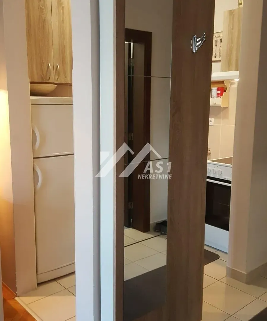 Izdavanje, dvosoban stan, 40m², Adamovićevo Naselje, Novi Sad Sve Podlokacije