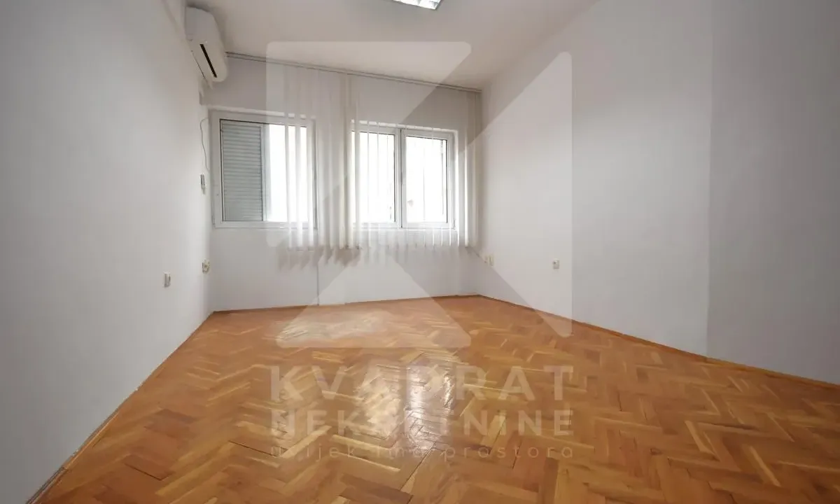 Izdavanje, garsonjera, 36m², Centar, Podgorica