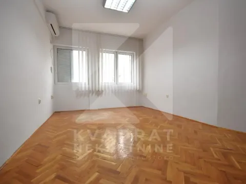 Rent, studio apartment, 36m², Centar, Podgorica