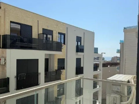 Sale, one bedroom apartment, 52m², Bečići, Budva - image 6