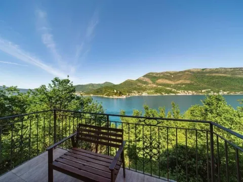 Prodaja, kuća, 148m², Tivat, Crna Gora - image 1