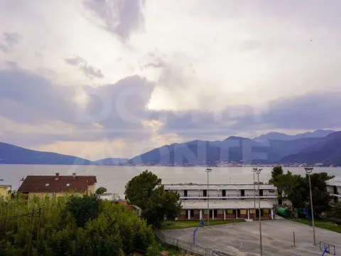 Rent, one bedroom apartment, 40m², Tivat, Crna Gora - image 13