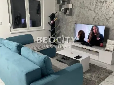 Prodaja, trosoban stan, 76m², Centar, Pančevo