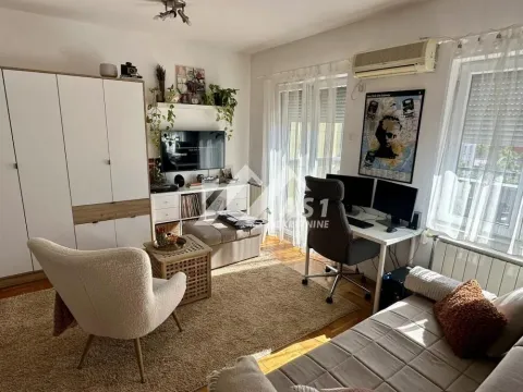 Izdavanje, jednosoban stan, 38m², Bulevar Evrope, Novi Sad Sve Podlokacije - image 3