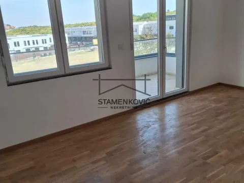 Prodaja, četvorosoban stan, 85m², Mišeluk, Petrovaradin - image 2