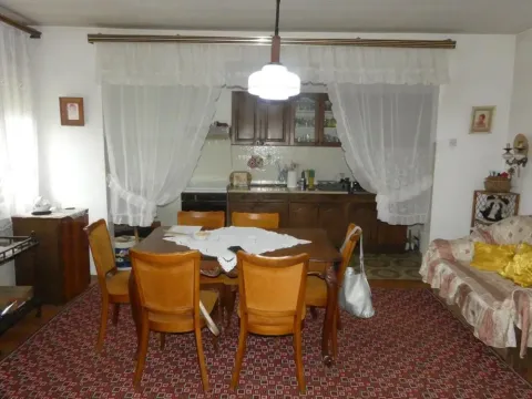 Prodaja, kuća, 450m², Majur, Jagodina - image 4