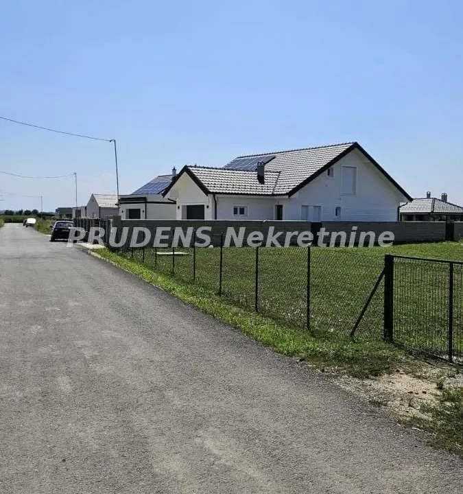 Prodaja, plac, 630m², Jakovo, Surčin