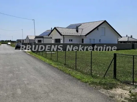 Zemljište in Jakovo
