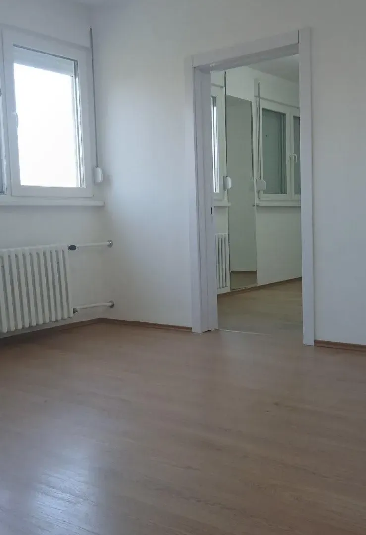 Prodaja, dvosoban stan, 61m², Kanarevo Brdo, Beograd