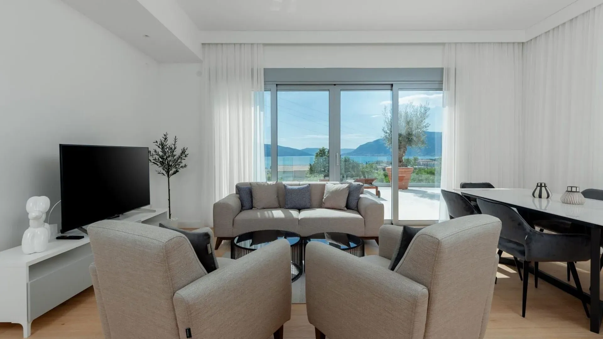 Rent, house, 273m², Marići, Tivat
