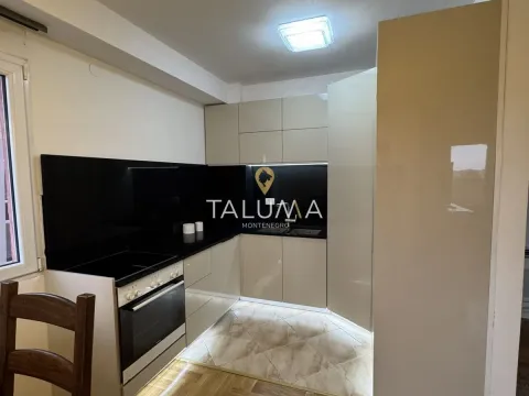 Rent, three bedroom apartment, 92m², City Kvart, Podgorica - image 2