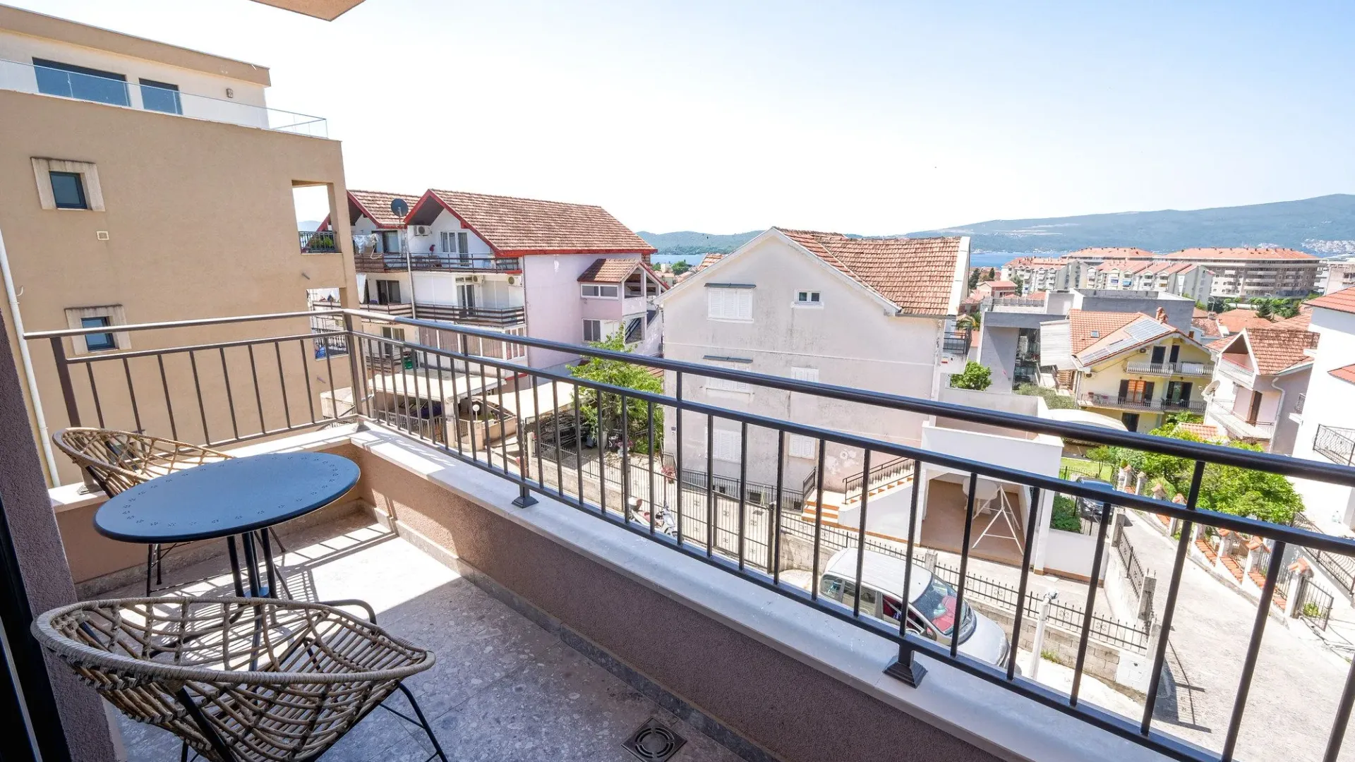 Prodaja, trosoban stan, 77m², Centar, Tivat