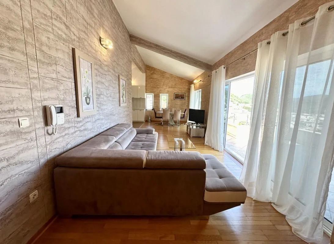 Sale, two bedroom apartment, 105m², Petrovac, Budva