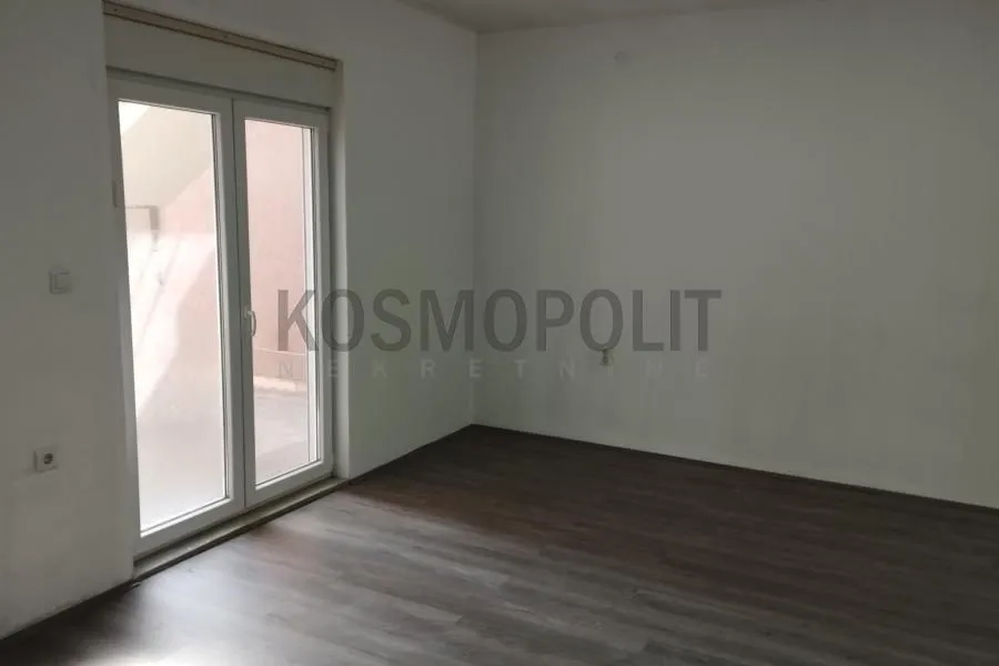 Prodaja, trosoban stan, 67m², Zemun Sve Podlokacije, Beograd