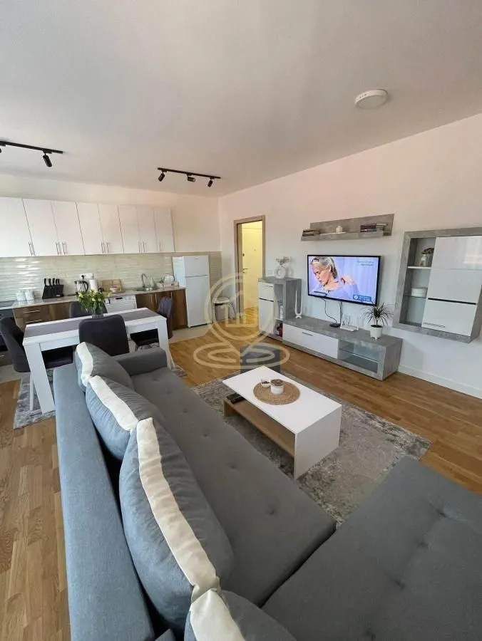 Izdavanje, dvosoban stan, 64m², Mala vaga, Kragujevac