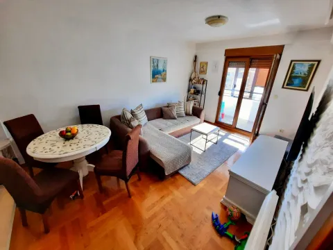 Prodaja, jednosoban stan, 45m², Stari Aerodrom, Podgorica - image 4