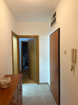 Izdavanje, dvosoban stan, 70m², Blok 9, Podgorica - image 5