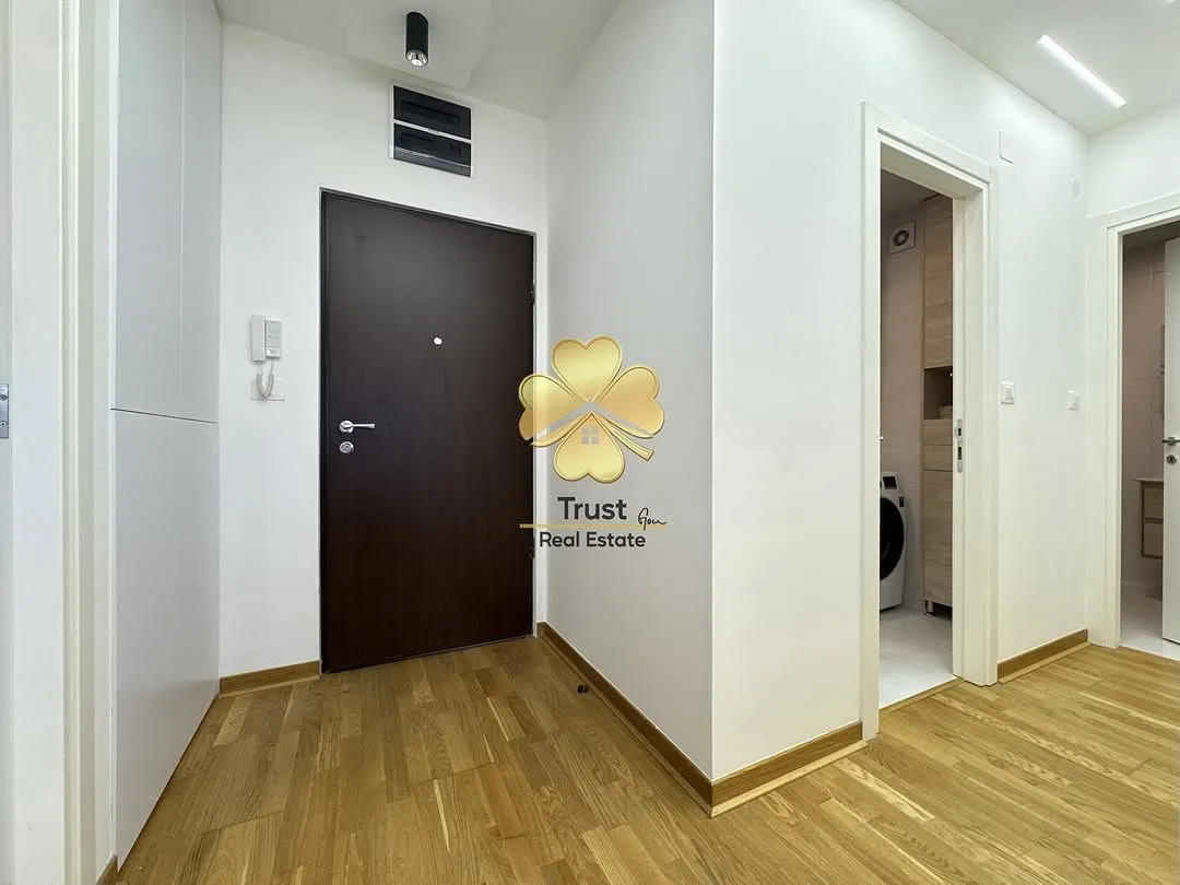 Izdavanje, dvosoban stan, 70m², City Kej, Podgorica